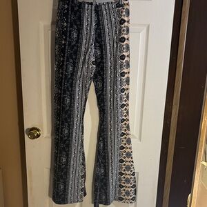 Patterned Wide-Leg Boho Pants - Black & Beige 26”w 34” inseam